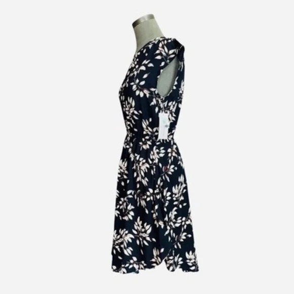Collective Concepts Katelynn Dress Stitch Fix Navy Leaf Print Sleeveless S M NWT - Picture 4 of 9